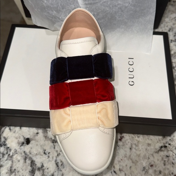Gucci Women\'s Red, Blue, and Cream Leather Sneakers